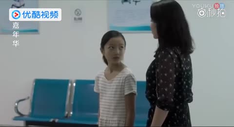 母亲带着女孩做妇科检查，医生让她躺好还一脸懵：我做错什么了吗|母亲|女孩|妇科检查_新浪新闻