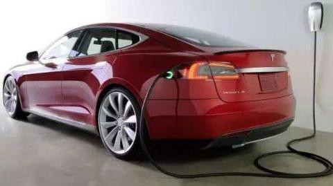 特斯拉Model S三年贬值60万？电池衰退已接近报废