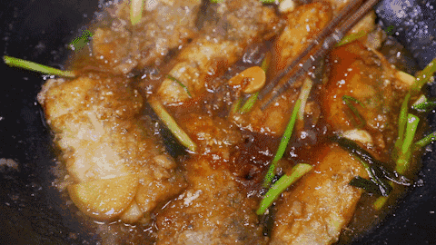 糖醋带鱼,皮酥肉嫩,汤汁拌饭一滴都不剩