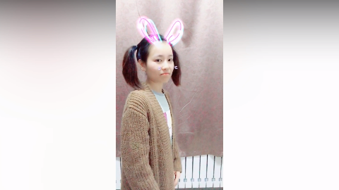 三位美女的抖肩舞,最后一位被嫌弃了!