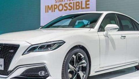 皇冠第15代车霸气来袭，能否把往日的荣耀争回来？