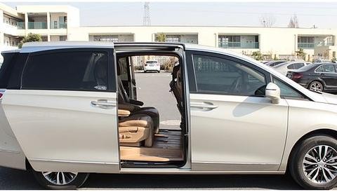 老中青三代别克GL8聚首——记一门三别克GL8的故事