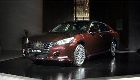 最新皇冠上市26.48万起售！配置不输奥迪A6L，你还考虑雅阁？