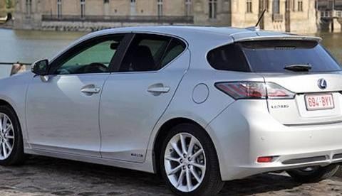 试驾老款日系旅行车，品牌魅力直逼宝马2系旅行车！