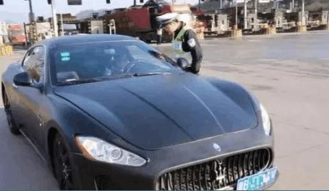 为回老家相亲, 小伙买了一台30万的玛莎拉蒂, 结果可想而知