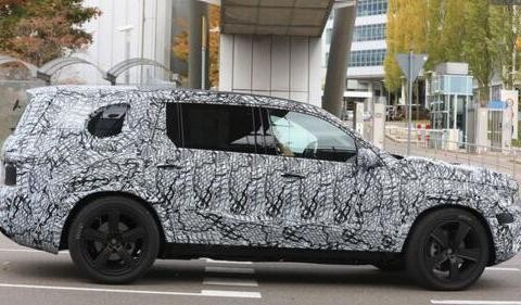 对标添越 疑似奔驰GLS迈巴赫版本路试谍照