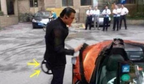 周立波全球仅此一辆的限量跑车, 方向盘要随身带