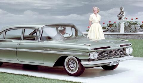 50年前的车和50年后的车对撞，谁胜谁负时间已给出答案