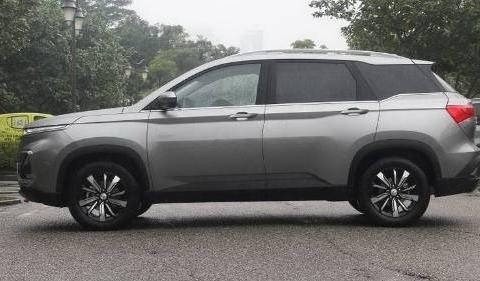 宝骏530终于到店，预售价格一出来，网友纷纷吐槽哈弗H6稳坐第一