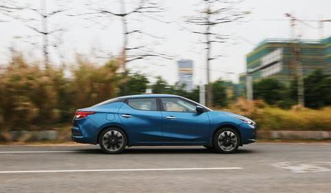 这台美颜“轿跑车”，1.6L配CVT动力表现真的不行吗？