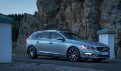 它让凯迪拉克怒了！到底谁才是二线豪车之王？