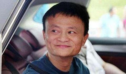 荣威首款旅行车亮相，颜值不输奥迪油耗低至3L,10万还要买朗逸？