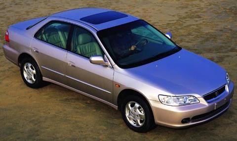 如今新车加价太疯狂？这货20年前就在玩这套，想买它还要批条子