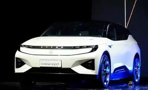 国产最牛电动SUV来了! 50寸全面屏! 带人脸识别! 30分钟可充80%的电量!