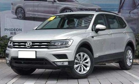 20多万的车简配到连扶手箱都省了, 一般车企没这个勇气