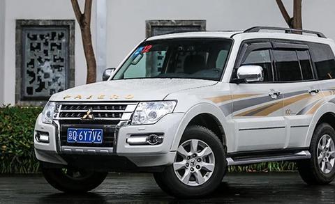 三菱咋了？这硬派SUV尺寸大，全时四驱也给劲，照样让普拉多头疼