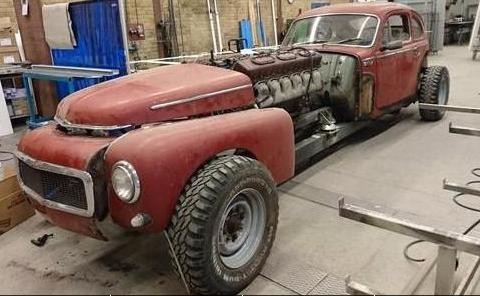 原本报废沃尔沃，老司机给它装上坦克发动机！动力碾压牧马人