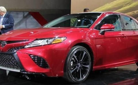 2018款凯美瑞已经上路，比奔驰E级还好看，内饰有超跑的感觉