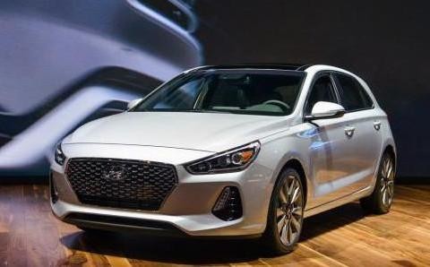 现代走偏路，全新颜值两厢车，1.6带T，12万起售怼大众