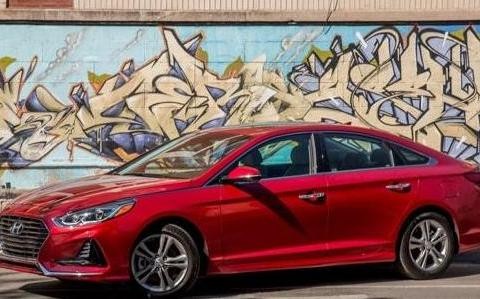 索纳塔又出新款，无线充电，油耗仅4.8L，这次你们还会拒绝吗？