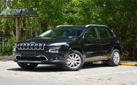 烧机油不只大众奥迪，这款经典的越野也会，4S店竟回复是正常水平