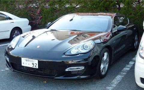 保时捷帕拉梅拉切成4块, 让你见识下豪车的做工！