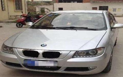 同学主动借了他的宝马车子给我开，但真车开起来有点丢脸