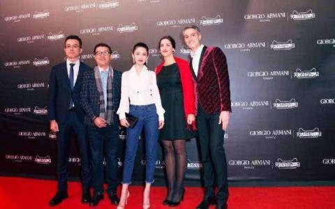 李沁穿牛仔裤走红毯, 却意外成为最亮眼的那一个