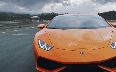 每个男人都有一个赛车梦，而它能让你体验生死时速！