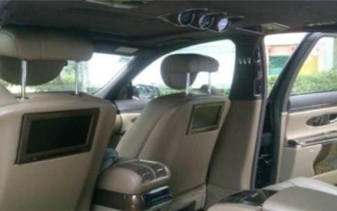 小伙迎亲用迈巴赫62S和九辆大众，其中四辆大众价值近三百万