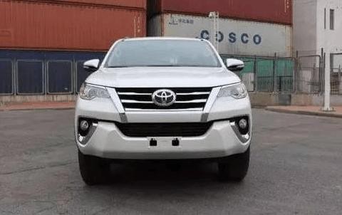 这款“小普拉多”仅25万起, 4.7m长+2.7L配全时四驱, 汉兰达哭了