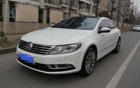 小伙和朋友借钱买大众cc，驾驶不到一个多月，想卖车的心都有了