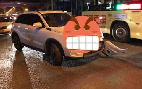 铃木维特拉追尾货车 车主: 不是质量好的话这次又得很多的维修费