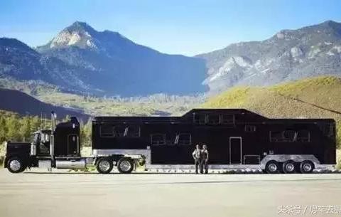 一辆被称为“移动的白宫、流动的夜总会”的房车究竟长什么样子