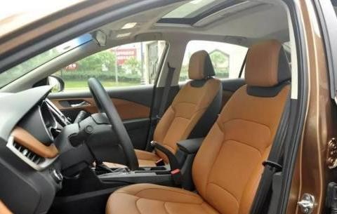 刚买朗逸就后悔！这款合资家轿直降2万 1.5L配ESP 仅6万宝来慌了