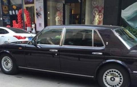 国内仅一辆, 远看像桑塔纳, 近看才知道买不起, 车牌更牛!