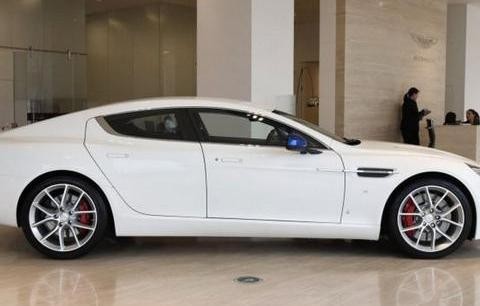 最绅士的跑车，298.8万起售，可性能不如R8，夜店撩妹神车