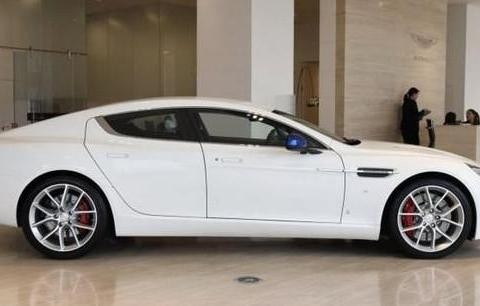 最绅士的跑车，298.8万起售，可性能不如R8，夜店