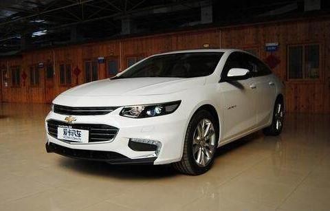 这车颜值不输宝马7系，配全景天窗，降至15万，买到的暗爽了吧