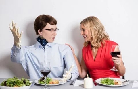 英国发明男性机器人,可满足女性所有陪伴需求