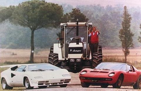 兰博基尼也造轿跑，为了赚钱要放下身段？帕纳梅拉表示：我不怕