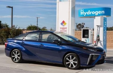 丰田不走寻常路，新能源汽车不插电、不加燃油，难道靠颜值吗？
