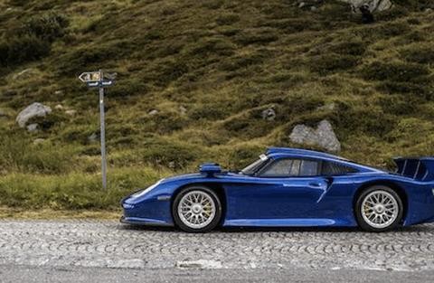 极其罕见的Porsche 911GT1出现于阿尔卑斯山顶的顶级超跑聚会