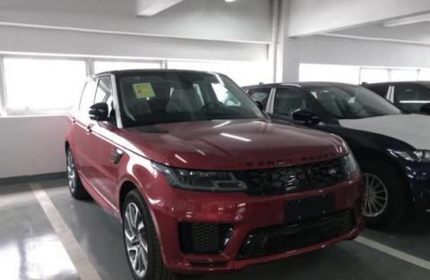 18款路虎揽胜运动版到店实拍，红色很惊艳，黑色帅到掉渣
