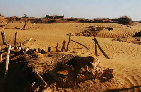 西藏无人区车内过夜风险 老司机三大忠告