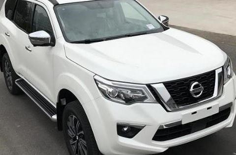 据说这是全新帕拉丁，车长4米9，快赶上途乐了