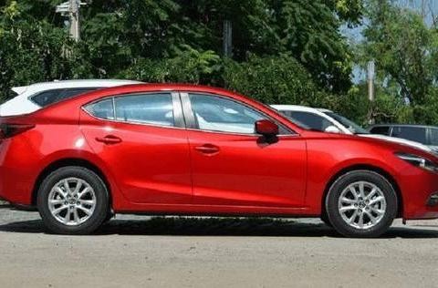 又出新款，颜值不输马自达6，配置丰富还质保10年，完爆雅阁思域