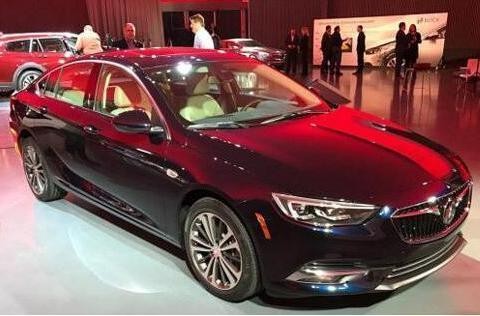 起亚K5都不如它, 上市后的火爆连迈腾都害怕, 国产更是看懵