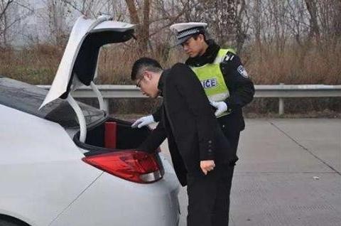 车管所：新规实施，这4种车或将被禁止上路，买车的朋友注意了！