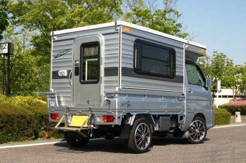 五菱神车也能玩房车,日本微型货车的背驮房车